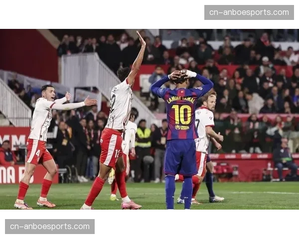 西甲争冠悬念再起：皇马三度“让位”榜首，巴萨坐收渔利