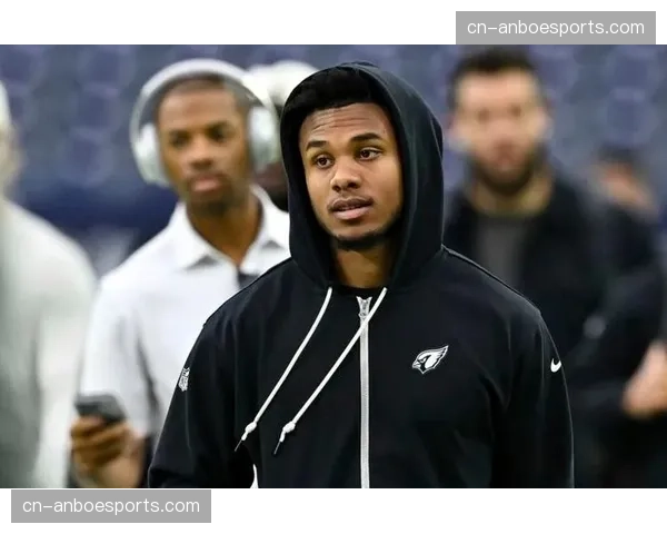 前NFL明星外接手因涉巨额投资欺诈案，面临多项联邦指控