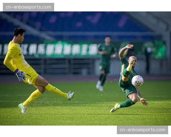 通讯：中超俱乐部社区公益活动月启动，多名球员参与校园足球指导